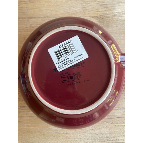 NEW Le Creuset Stoneware Batter Mixing Bowl 2 qt. Cerise Cherry Red - Picture 10 of 10